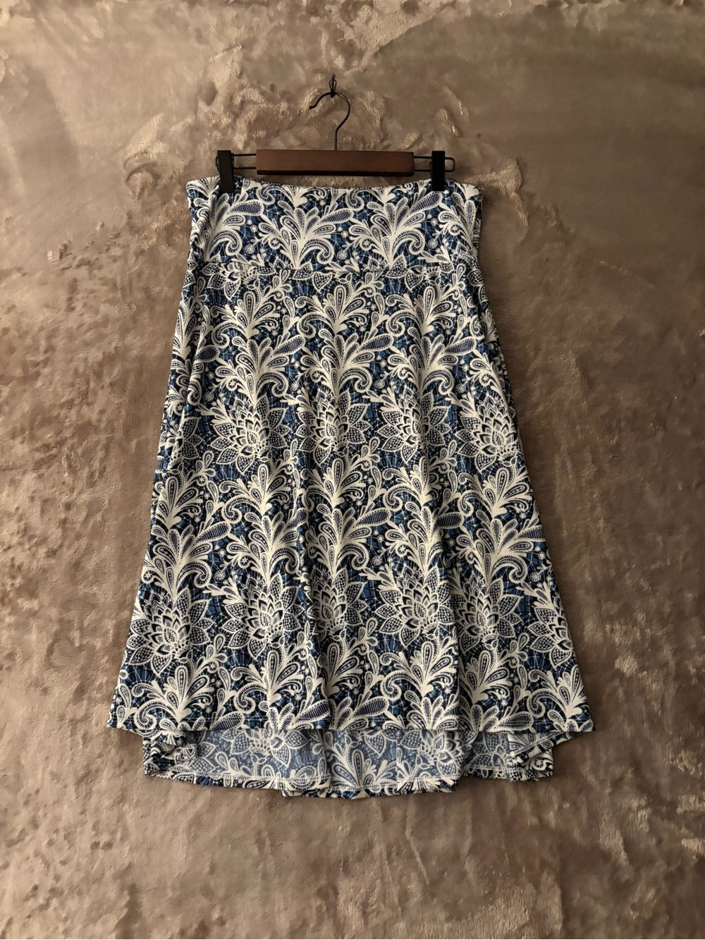 LuLaRoe Skirt Women’s Size L Blue and White High-Low Floral Skirt